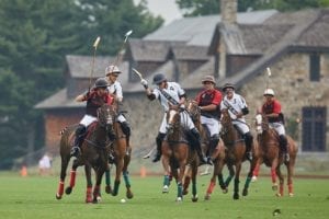 Pese a las lluvias, continúa la acción en Greenwich