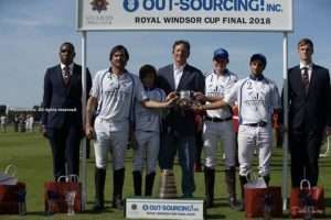 La Dolfina alzó la Royal Windsor; nueva celebración para Adolfo Cambiaso padre e hijo