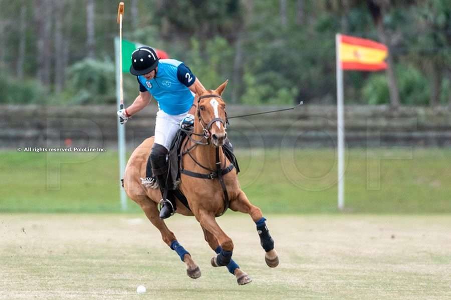 Javier Herrera playing for Global Polo Team