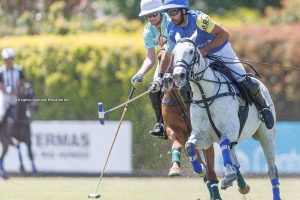 Abierto de Tortugas: Primera victoria de La Irenita Clinova; La Hache La Roca apabulló a Ellerstina